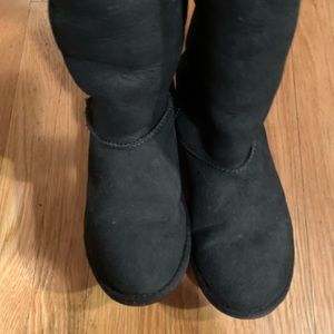 Ugg size 3 kids .good condition. See pictures